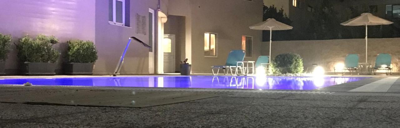 נפפקטוס Plaza Hotel מראה חיצוני תמונה
