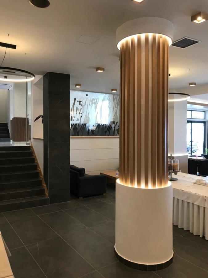 נפפקטוס Plaza Hotel מראה חיצוני תמונה