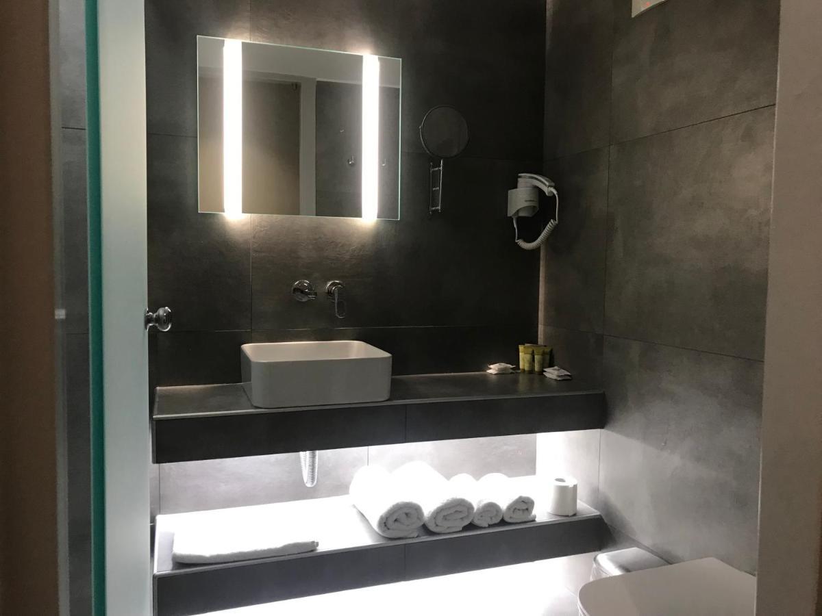 נפפקטוס Plaza Hotel מראה חיצוני תמונה