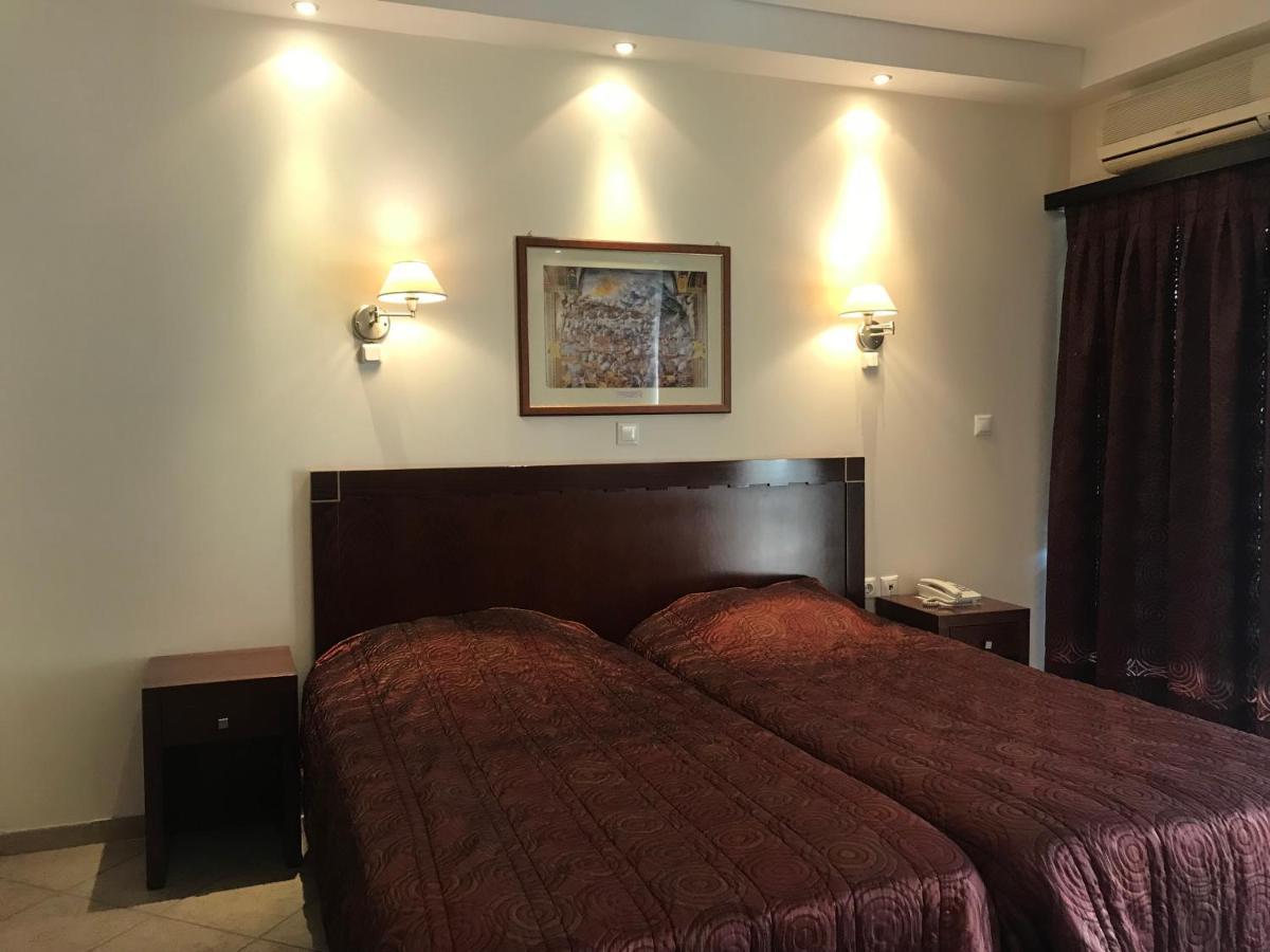נפפקטוס Plaza Hotel מראה חיצוני תמונה
