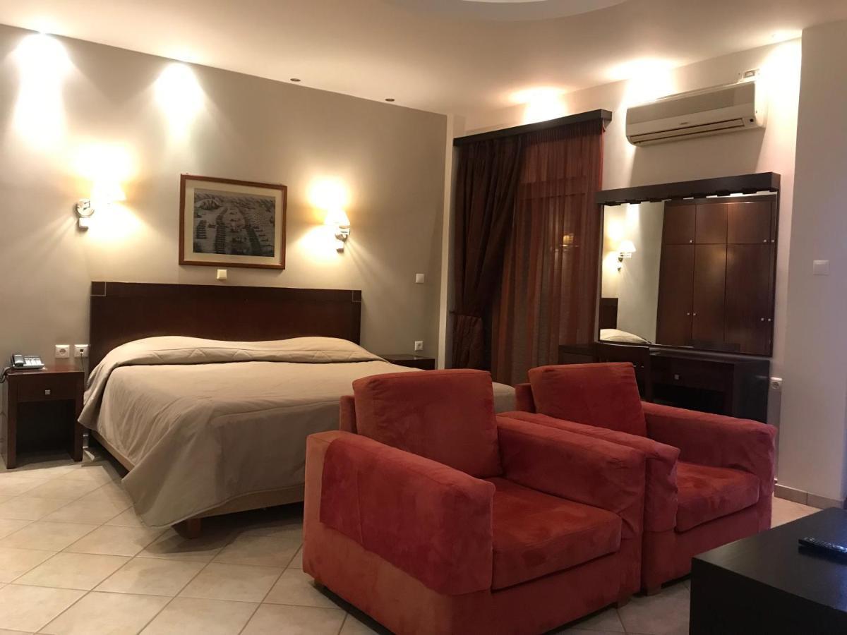 נפפקטוס Plaza Hotel מראה חיצוני תמונה