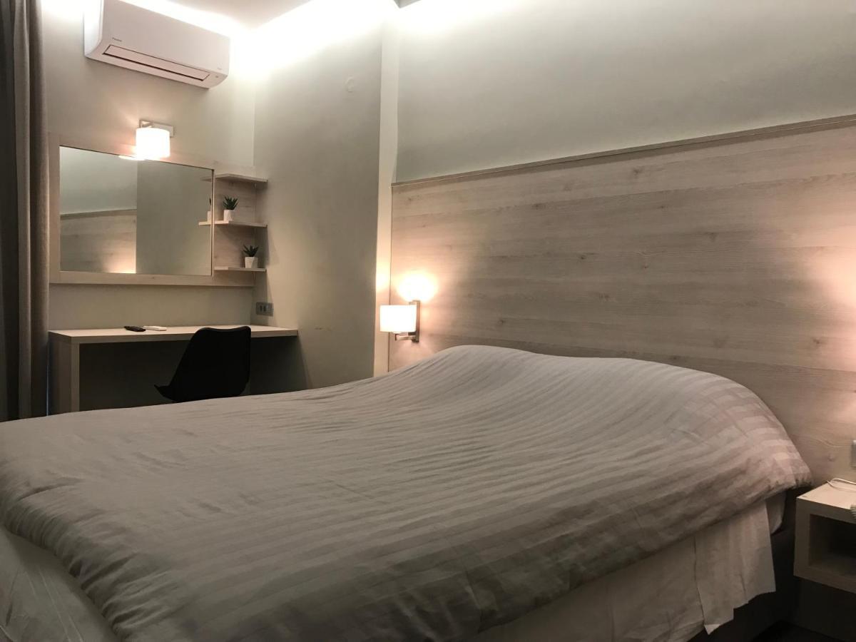 נפפקטוס Plaza Hotel מראה חיצוני תמונה